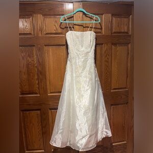 Kiki USA Shimmery Ivory with Beadwork and Lace-up Back Ballgown sz Medium